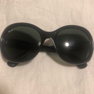 Ray-Ban
57mm Oversized Sunglasses